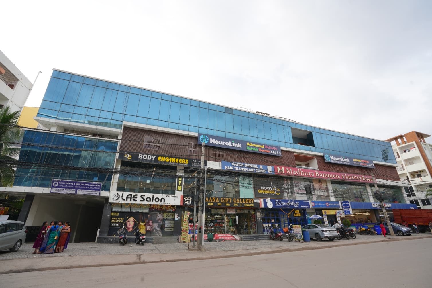 Madhura Banquet Halls & Luxury Rooms - Manikonda, Manikonda